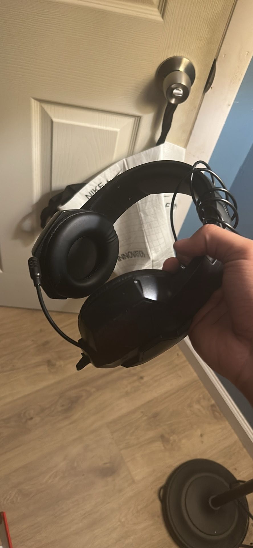 Title Beach Headset