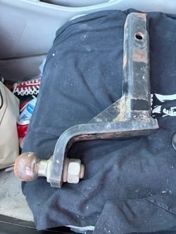Trailer Hitch very solid
