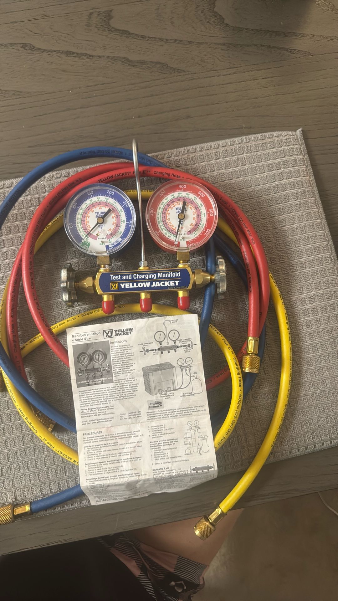 Yellow Jacket Test And Charging Manifold