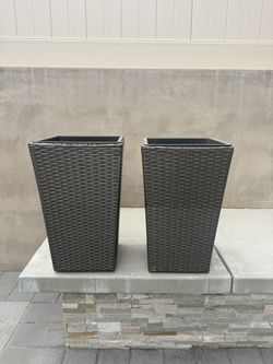 Set of 2 Tall Wicker-Style Outdoor Planters – Brownish Gray