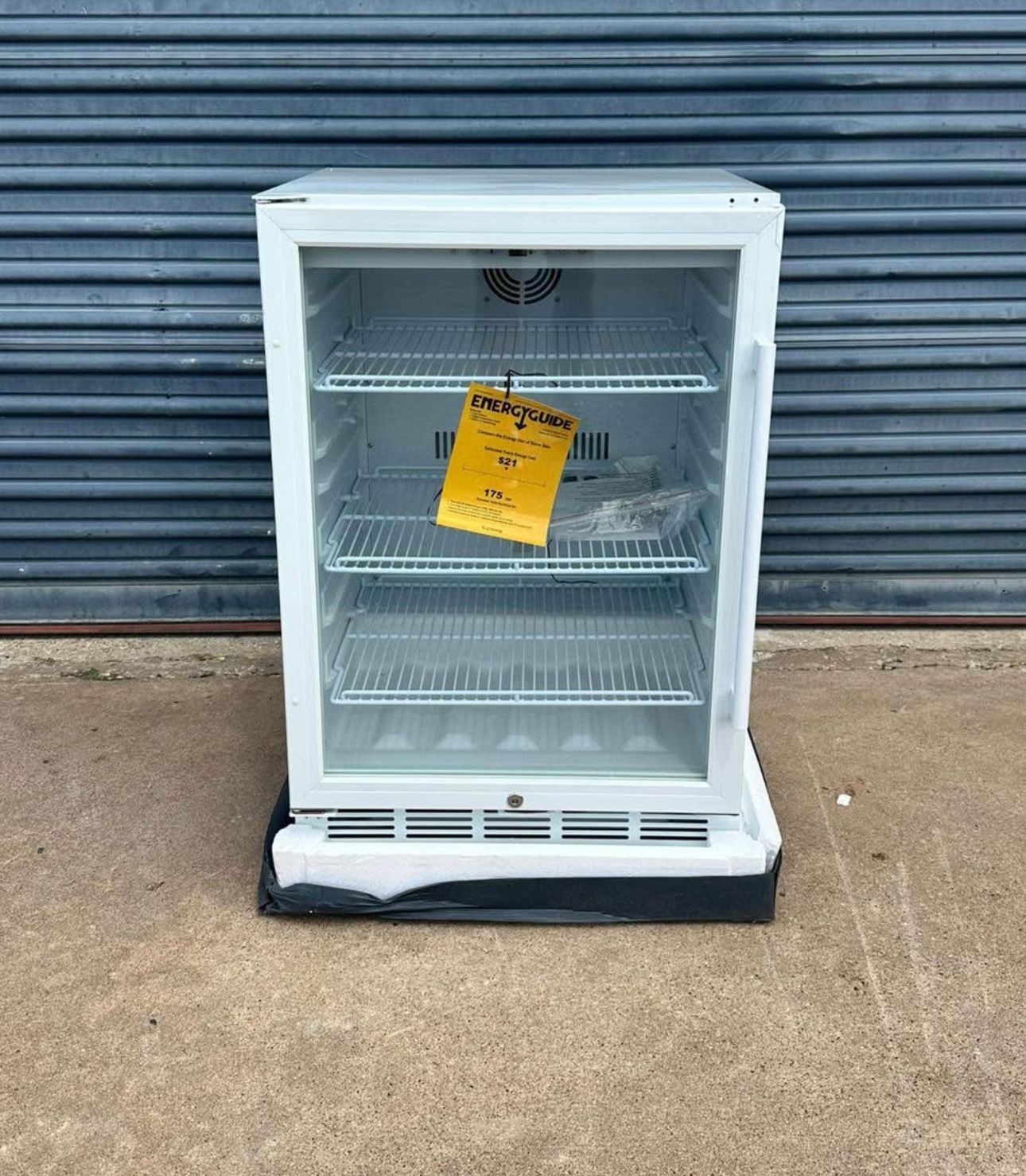 SOZT 23.42 in. Single Zone 200-Cans Built-in/Freestanding Beverage Cooler with Childproof Lock and LCD Touch Control in White