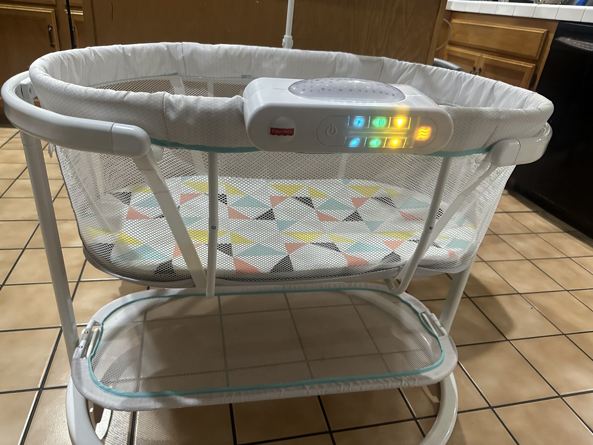 Fisher Price Soothing Bassinet