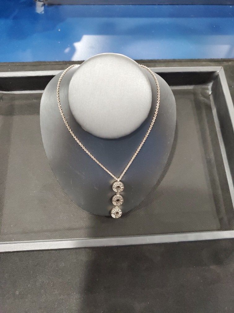 SILVER NECKLACE