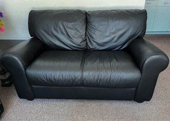 Made in Italy Black Leather Loveseat