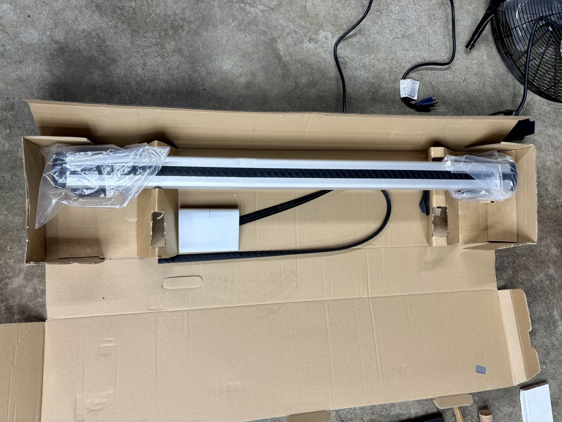 One Volvo Roof Rack/Load Carrier Rail