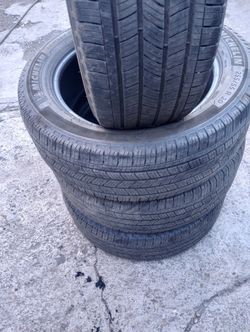 255/55/20 Michelin tires 
