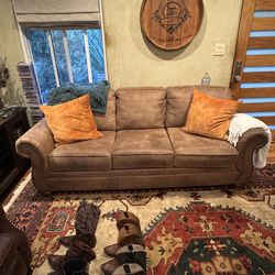 Couch with Pull out bed