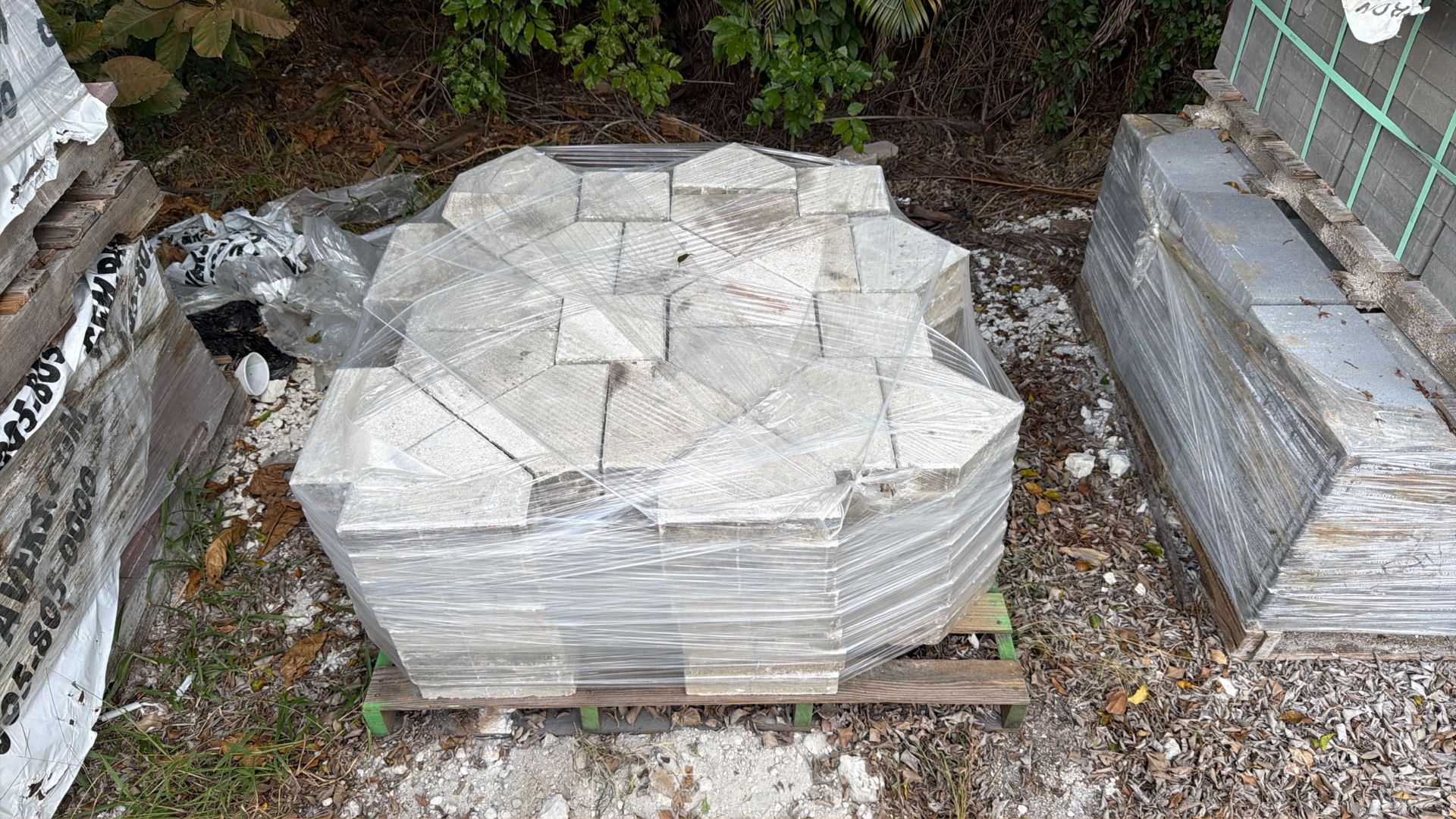 Used brick pavers flower Ligth color