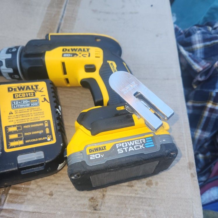 Firm Price🛑 precio firme🛑 Dewalt 20v Xr Drywall gun used. Batt&Charger Included. No acepto menos🛑