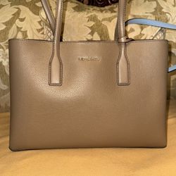 BRAND NEW TAN MICHAEL KORS PURSE