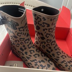 Brand New Hunter Rain Boots Size 9