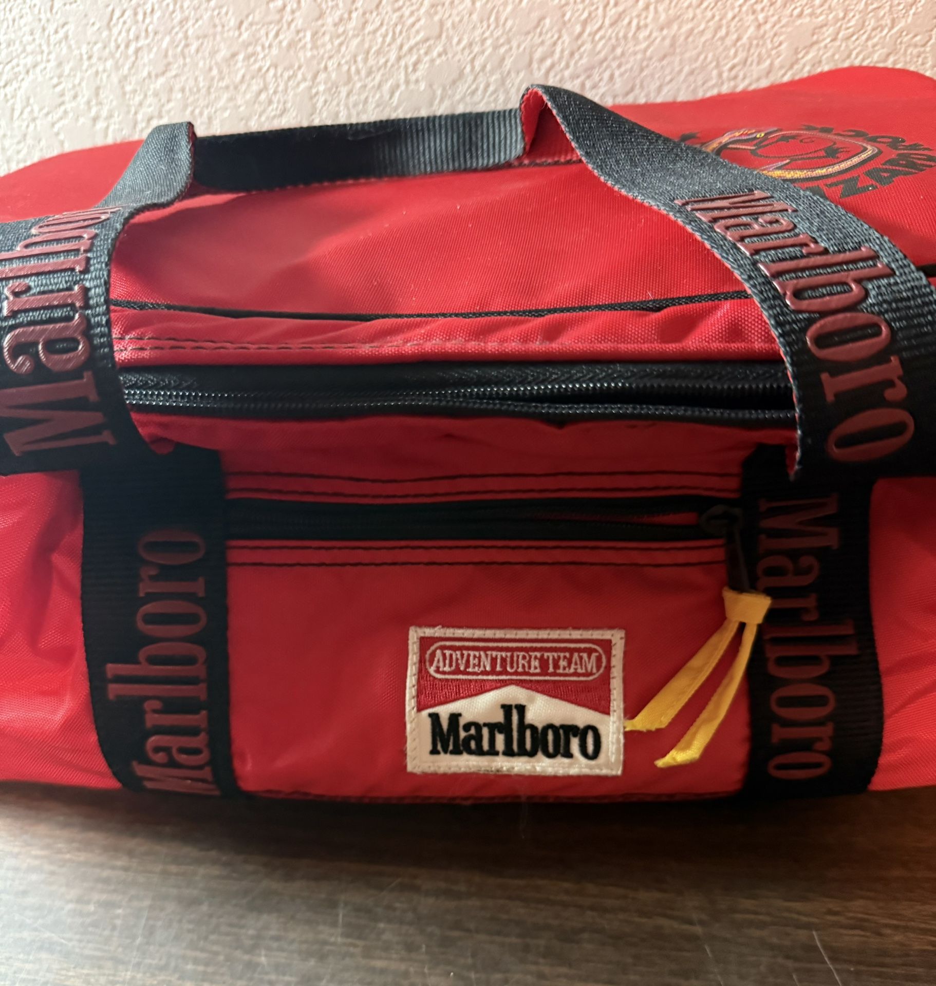 Marlboro Vintage 1992 Adventure Team Lizard Rock Insulated Cooler Duffle Bag