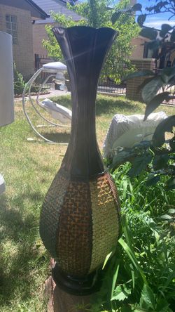 Metal vase