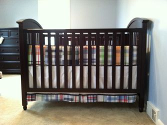 BabyCrib / Converts To Toddler Bed - Muniré Safe Side Classic Crib