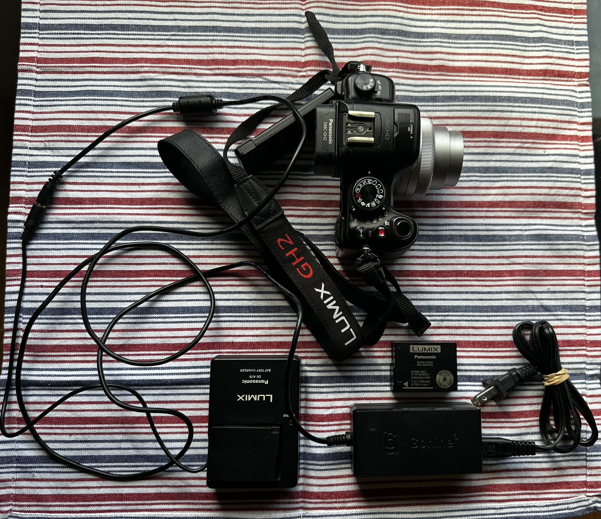 Panasonic Lumix DMC GH2 BUNDLE**