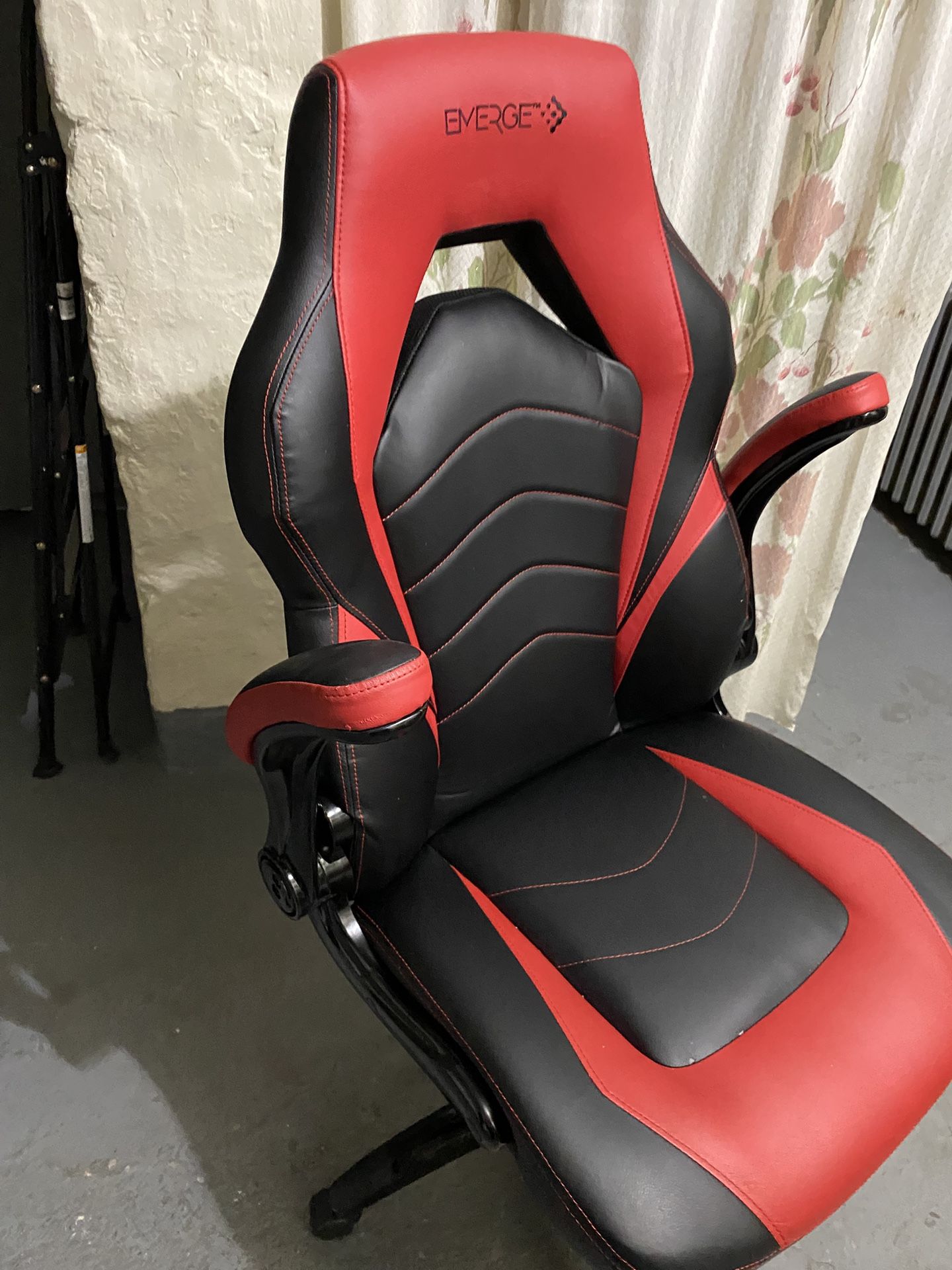 Staples Emerge Vortex Bonded Leather Ergonomic Gaming Chair