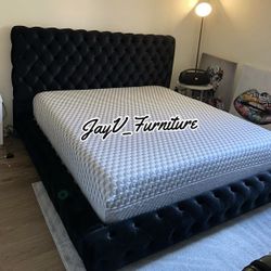 King Bed Frame With Mattress 