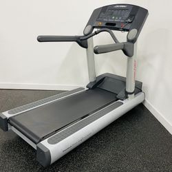 Treadmill - Life Fitness CLST - Commercial Gym Equipment