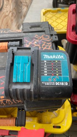 Makita 30 min charger like new