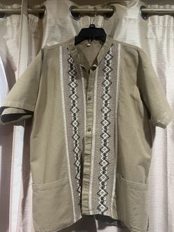 Men’s Mexican style shirt, Size Large