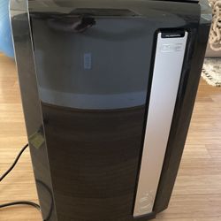 Portable Air Conditioner - Delonghi 4 in 1,  12,500  BTU