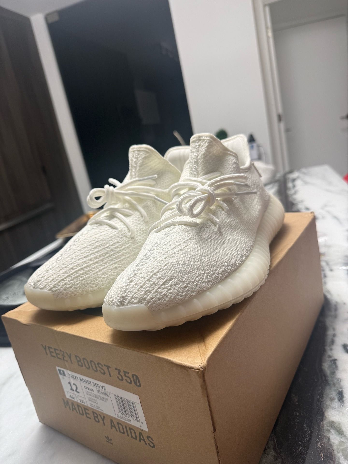 Yeezy cream v2