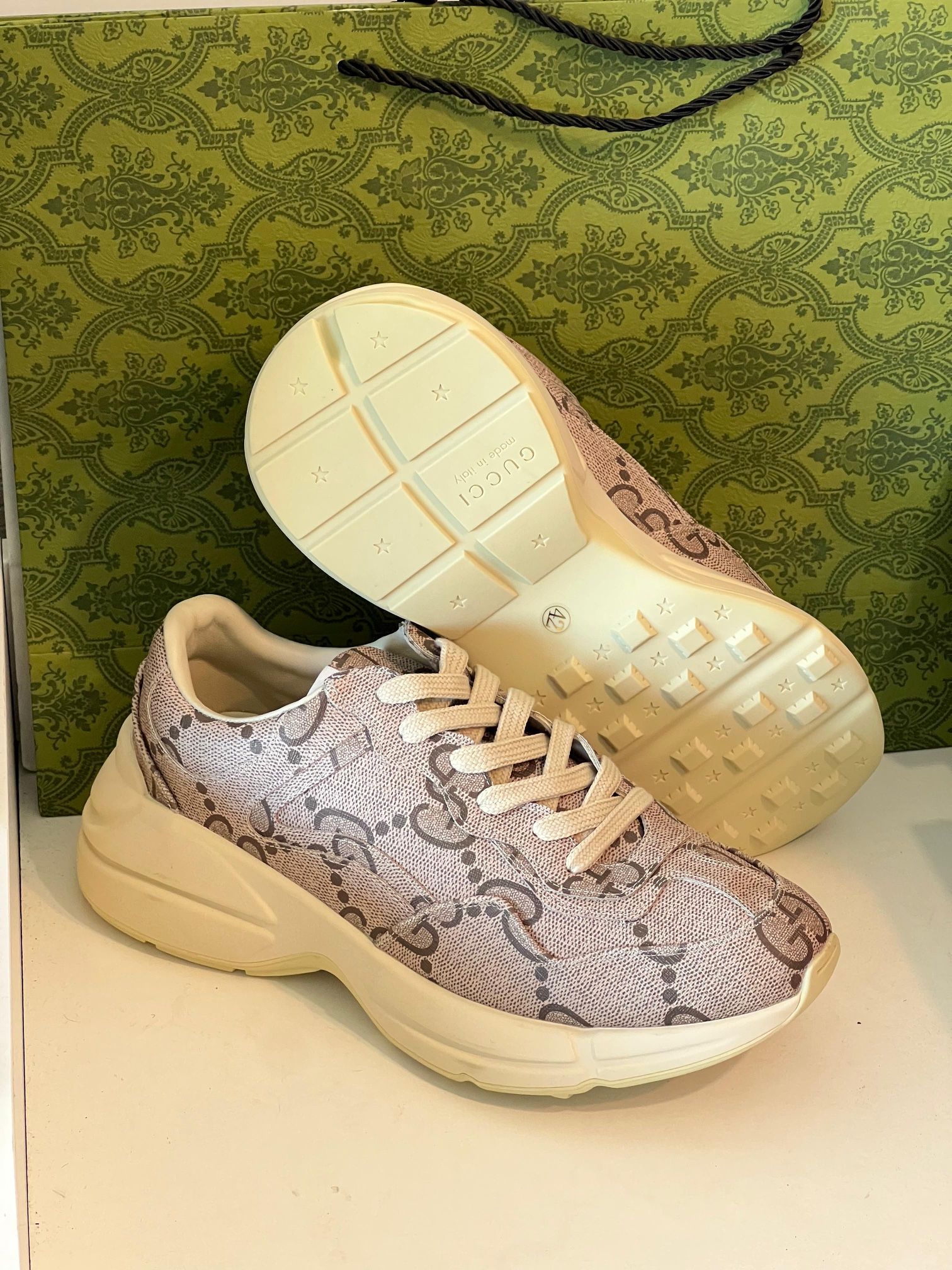 Gucci Men Sneaker 8 9