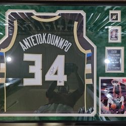 Bucks Giannis Antetokpounmpo Signed,  Beckett-Certified,  Deluxe-Framed Jersey 