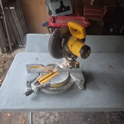 DeWalt 10" Miter Saw Corded 