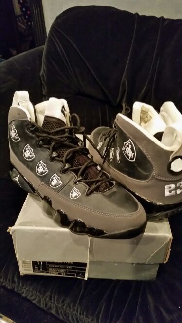 AIR JORDAN 9 RETRO RAIDERS SHOES