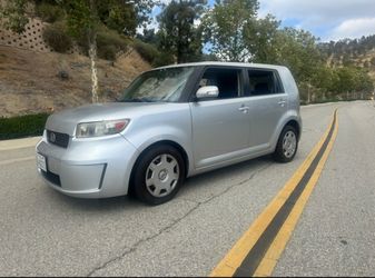 2010 scion Xb