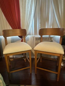 Height chairs/ sillas altas