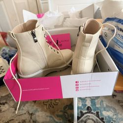 New CORKY boots SZE 7