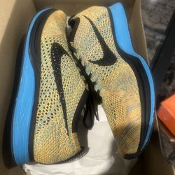 Nike Flyknit Racer Men’s Size 9 Citrus/Blue Lagoon