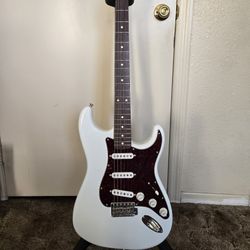 Fender - Made In Japan - Traditional II 60's Stratocaster - Olympic White