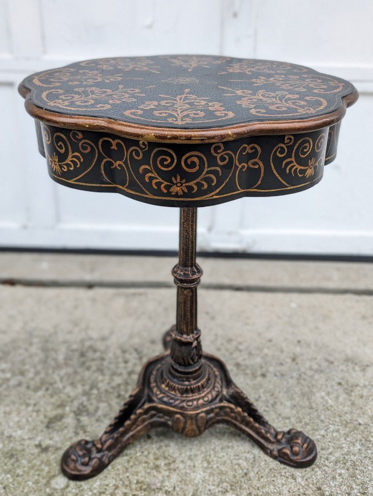 19th Century Italian Painted Table And Glit