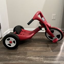 Radio Flyer Twist 2 IN 1 Trike Tricycle AGES 2-7 Years Old 