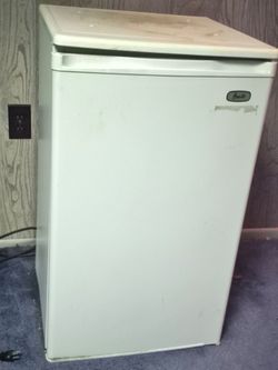 Mini refrigerator