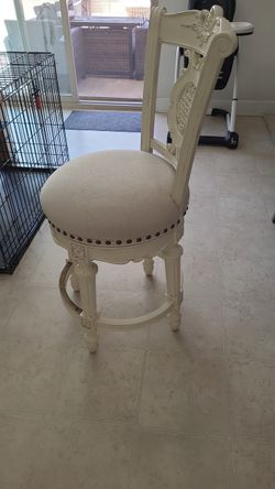2 swivel barstools