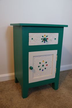 Refurbished Wooden Irish Green Nightstand Table With 3 USB Charger