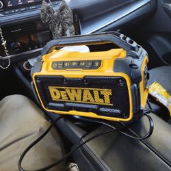 DeWalt Bluetooth Cordless And With Cord Speaker