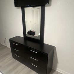 Dresser Black With Mirror 