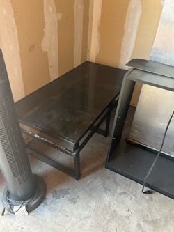 Living room table w/ two side tables