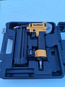 Dewalt 18Ga  pneumatic Brad nailer