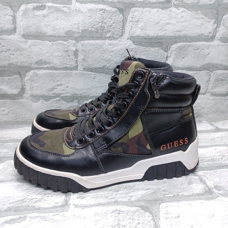 Mens Size 7.5 Guess Combat Boots Camouflage Fits Women Size 9