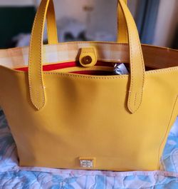 Dooney & Bourke