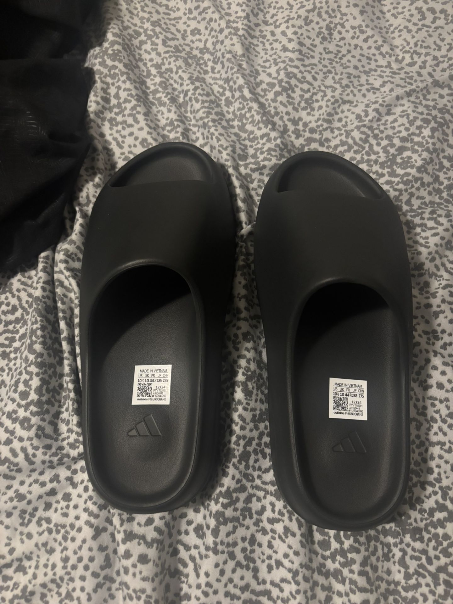 Yeezy Slides