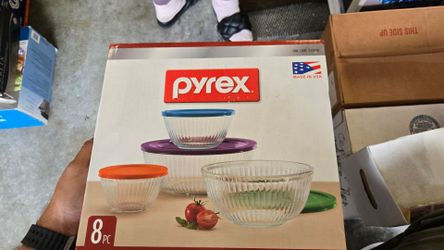 Glass mixing bowls w/lids