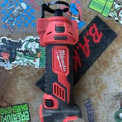 Milwaukee M18 Drywall Cutout Tool