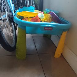 Splash Play Table